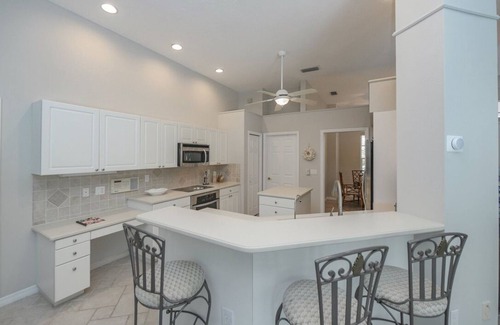 Braden River House | Beautiful house in a gated golf community. Pool with Lanai. Close to beaches.