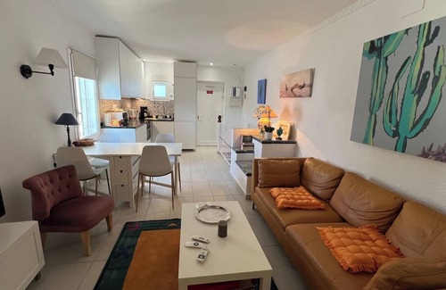 Castello d'Empuries Ski Chalet | Beautiful house with sea view AV-35