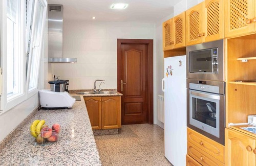 Durcal Villa | Beautiful house with 5 bedrooms, pool, gardens and wifi