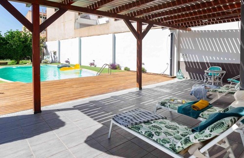 Durcal Villa | Beautiful house with 5 bedrooms, pool, gardens and wifi
