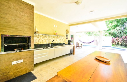 Costa do Sol House | Beautiful house with Lado Serra swimming pool, barbecue, internet, Wifi, cable TV.