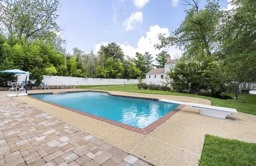 Potomac House | Beautiful House with private pool in the heart of Potomac