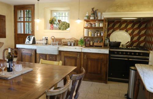 Forcalquier Villa | Beautiful house with swimming pool in the historic center