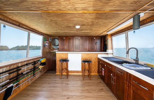 Key West Boat Rental | Beautiful Houseboat in Key West