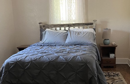 Gordonville House | Beautiful Hundred year old home in downtown Gordonville.