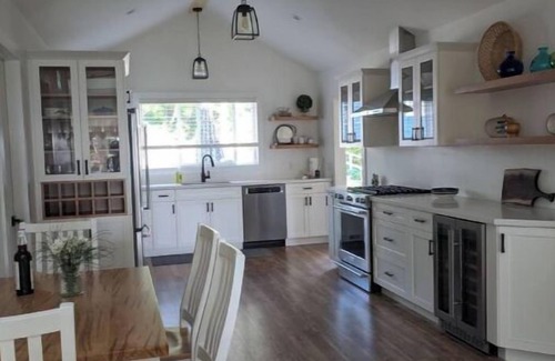 Port Elgin Cottage | Beautiful Huron lakefront cottagenn
