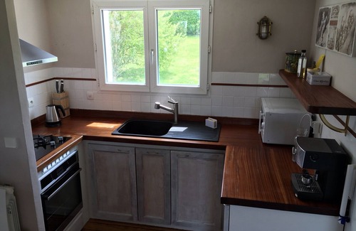 Bangor House | Beautiful iloise house offering warm, modern comfort