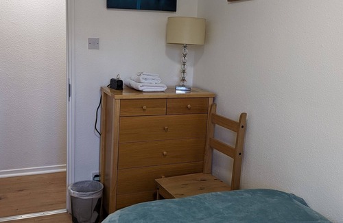 Coldharbour Apartment | Beautiful independent apartment in London, UK