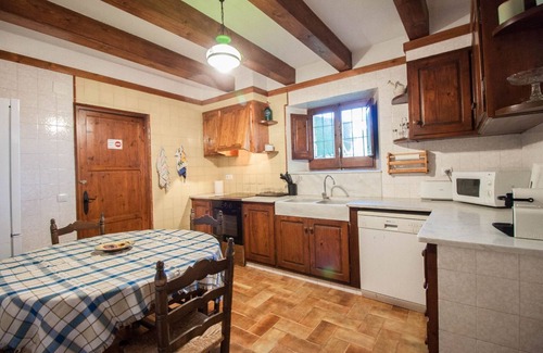 Vilademuls House | Beautiful isolated farmhouse with barbecue, huge garden and swimming pool.