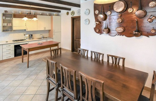 Ariano nel Polesine House | Beautiful apartment in villa for 9 people with pool, A/C, WIFI, TV, patio and parking