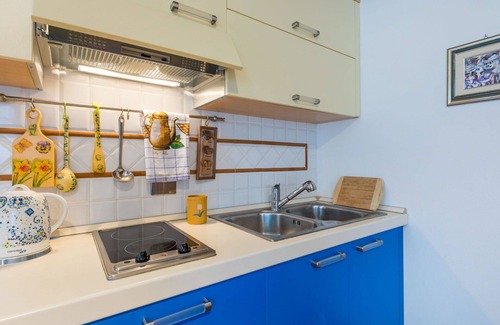 Monteverdi Marittimo Apartment | Beautiful apartment for 2 guests with A/C, WIFI, pool, TV, patio and pets allowed