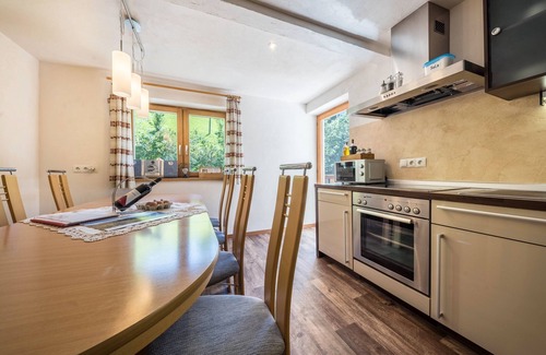 San Leonardo in Passiria House | Beautiful Holiday Home “Ferienhaus in der Blaiche” with Mountain View, Wi-Fi, Balcony, Garden.