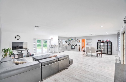 Miami Gardens House | Beautiful jewel in Miami Gardens with Heated Pool