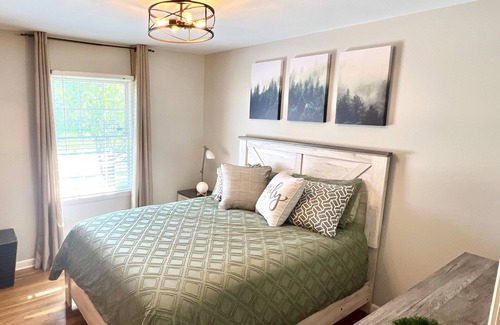 Lexington House | Beautiful Kentucky Home! 15 minute drive to Keeneland and Kentucky Horse Park