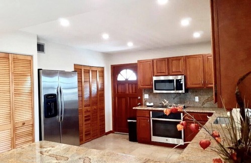 Twin Lakes House | Beautiful key largo home next to bay and ocean access