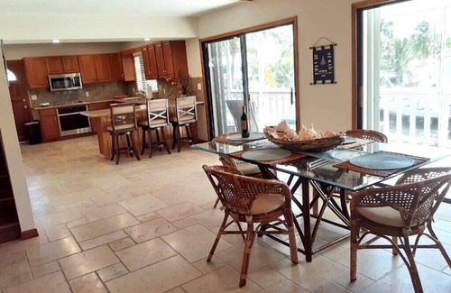 Twin Lakes House | Beautiful key largo home next to bay and ocean access