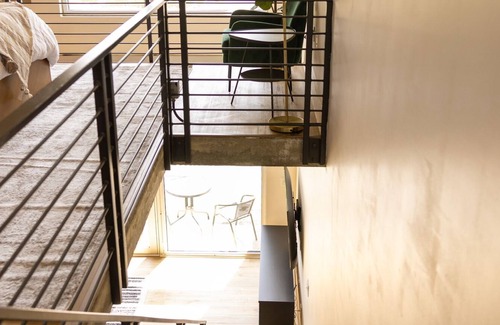 Third Ward Condo | Beautiful King Bed Loft in Downtown CLT w/ Free Wi-Fi & Parking