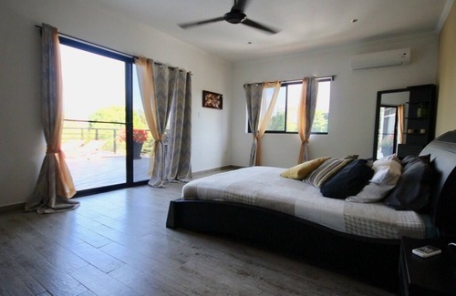 El Valle de Anton House | BEAUTIFUL LOFT SEA AND MOUNTAINS VIEWS