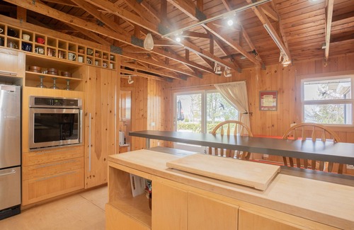 Kincardine Cottage | Beautiful Lake Front Cottage