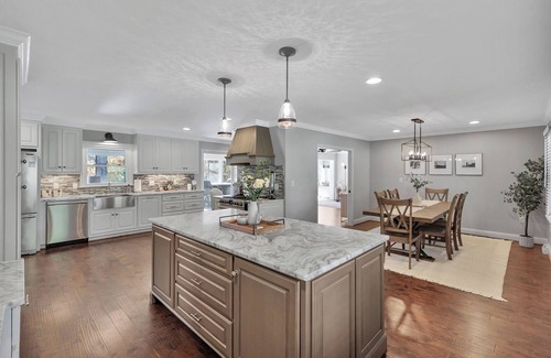 Anderson House | Beautiful Lake Hartwell Retreat w/Private Dock in Anderson