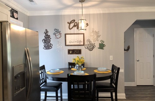 Summerton House | Beautiful lake home to make your family vacation extra special!