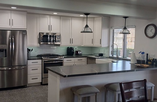 Victorville House | Beautiful lake house in private community.