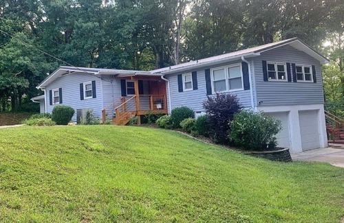 Fair Play House | Beautiful lake house perfect for amazing getaways!