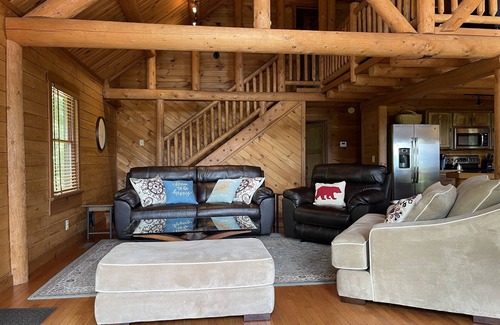 Lake Lure Cabin | 💖 Beautiful Lake Lure Log Cabin Home Amazing Mountain Views Fun Game Room 💖