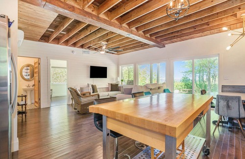 Glenn Haven Shores Cottage | Beautiful Lake Michigan view + Private beach
