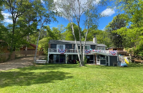 Breezy Point House | Beautiful lake side lower unit cabin on pelican lake