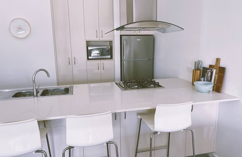Cudmirrah House | Beautiful lake side living