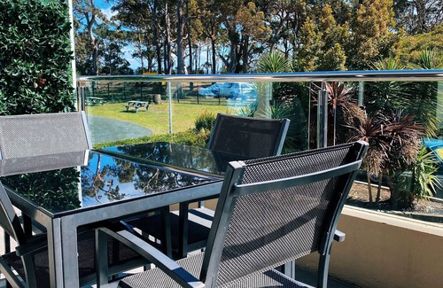 Cudmirrah House | Beautiful lake side living