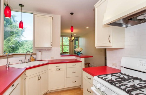 Saluda House | Beautiful Lake Summit Home And Boathouse