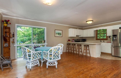 Saluda House | Beautiful Lake Summit Home And Boathouse