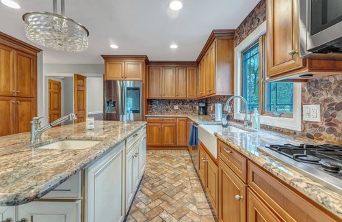 Lake Mohawk House | Beautiful lake views in this 4-bedroom house in Sparta