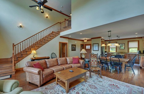 Clarkesville House | Beautiful Lakefront Home on Lake Burton