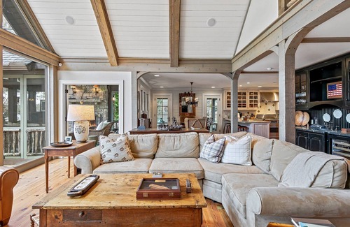 Lake Toxaway House | Beautiful lakefront home nestled into a cove