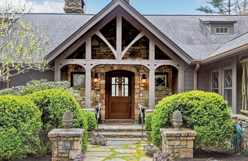 Lake Toxaway House | Beautiful lakefront home nestled into a cove