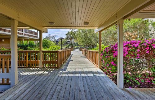 Arcadian Shores Apartment | Beautiful Lakefront Condo Easy Walk to the Beach!