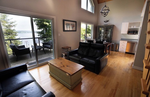 Huntsville Cottage | Beautiful Lakefront Cottage, Fairy Lake, Muskoka, ON