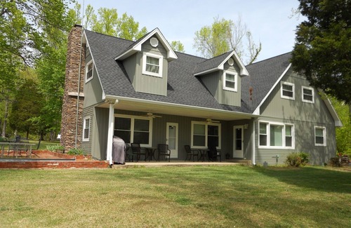 Ten Mile House | Beautiful Lakefront Cabin with Unique Multi-Level Boat Dock Now With WiFi