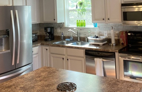 Lake Oconee House | Beautiful Lakefront Family Retreat