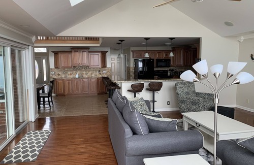 Anchorville House | Beautiful Lakefront Home On Lake St Clair!