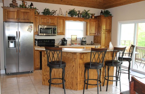 Sloans Valley House | Beautiful Lakefront Home-Walk to Ramp and Pool