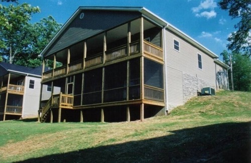 Sloans Valley House | Beautiful Lakefront Home-Walk to Ramp and Pool