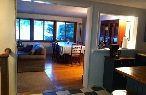 Holland Cottage | Beautiful Lakefront Home! Winter- long term rentals available