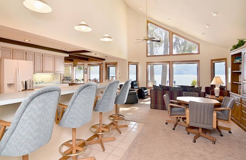 McCall House | Beautiful Lakefront House near North Beach with Private Dock