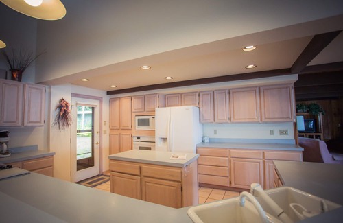 McCall House | Beautiful Lakefront House near North Beach with Private Dock