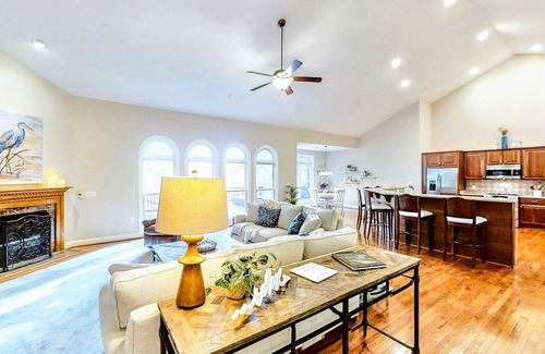 Cats Paw House | Beautiful Lakefront Lake Anna Views, Dock, Firepit
