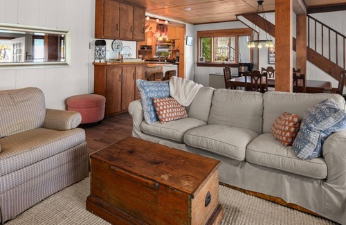 North Ferrisburgh House | Beautiful Lakefront Camp - The Boat House